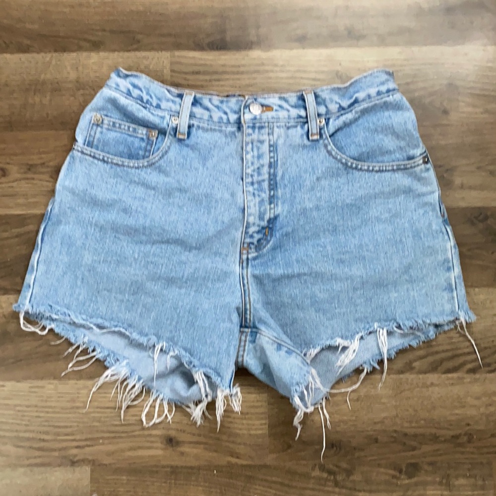VINTAGE Guess denim mom jeans style shorts